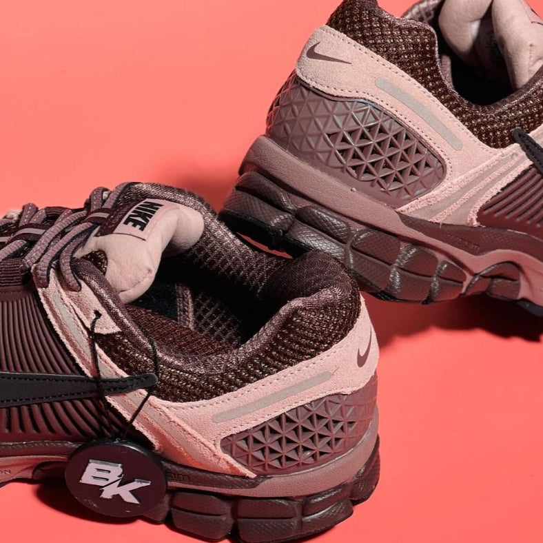 NIKE ZOOM VOMERO 5 PLUM ECLIPSE WMNS