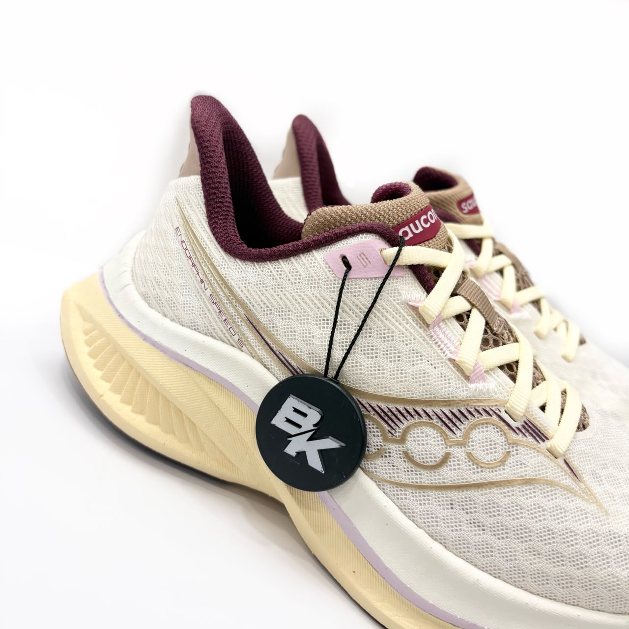SAUCONY ENDORPHIN SPEED 5 IVORY MAROON WMNS