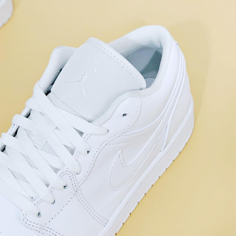 AIR JORDAN 1 LOW TRIPLE WHITE MEN
