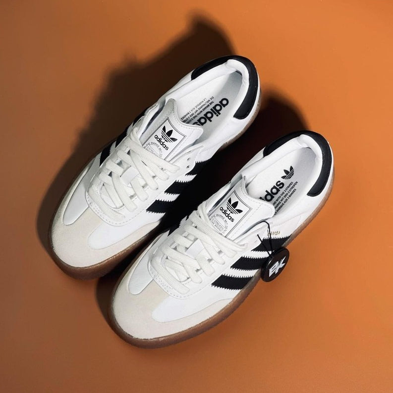 Sambae cloud white core black