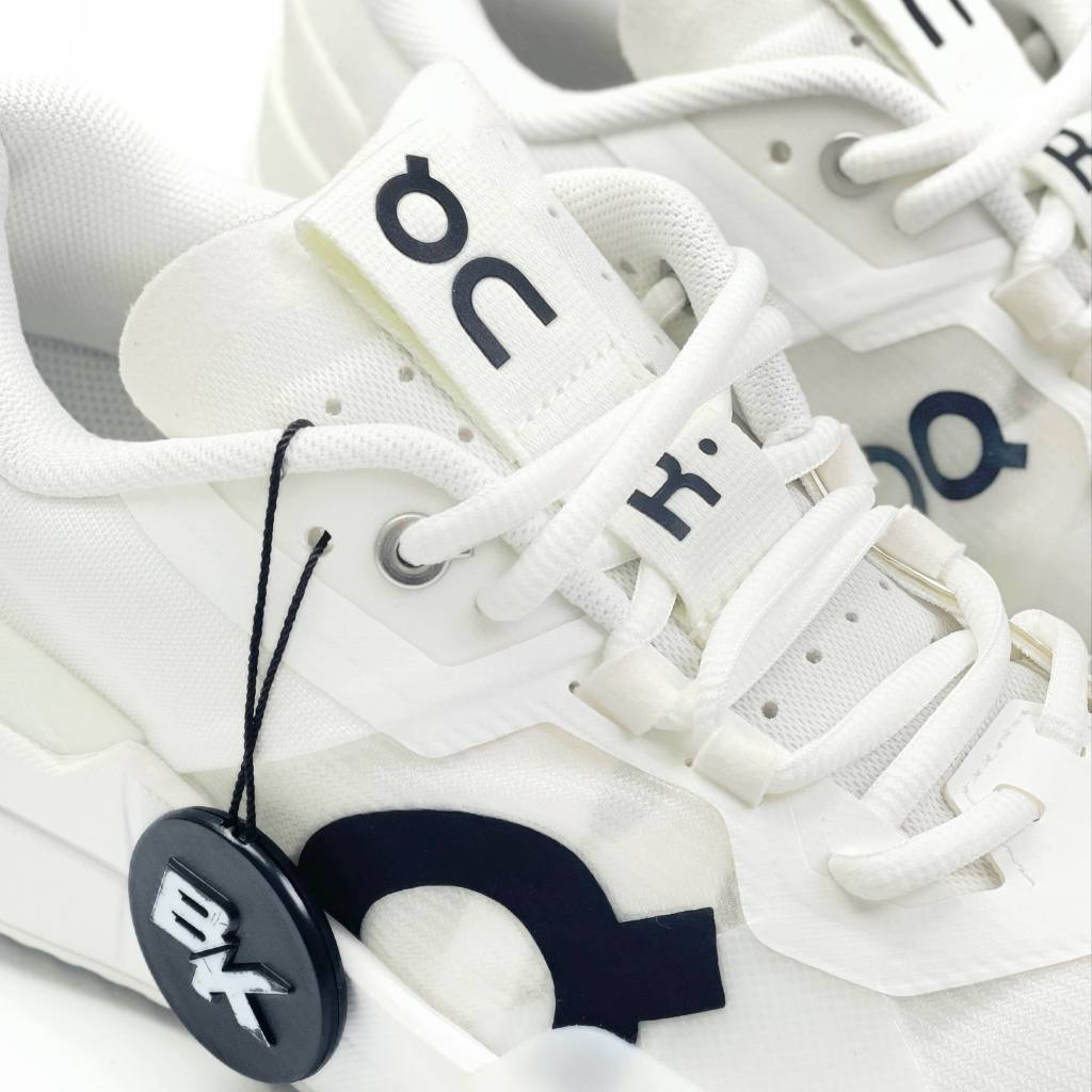 ON THE ROGER PRO 2 ALL WHITE