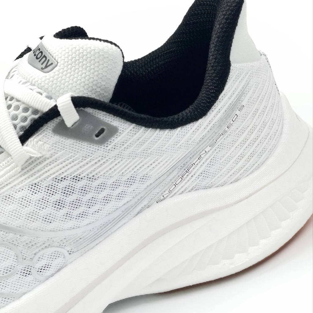 SAUCONY ENDORPHIN SPEED 5 WHITE GUM