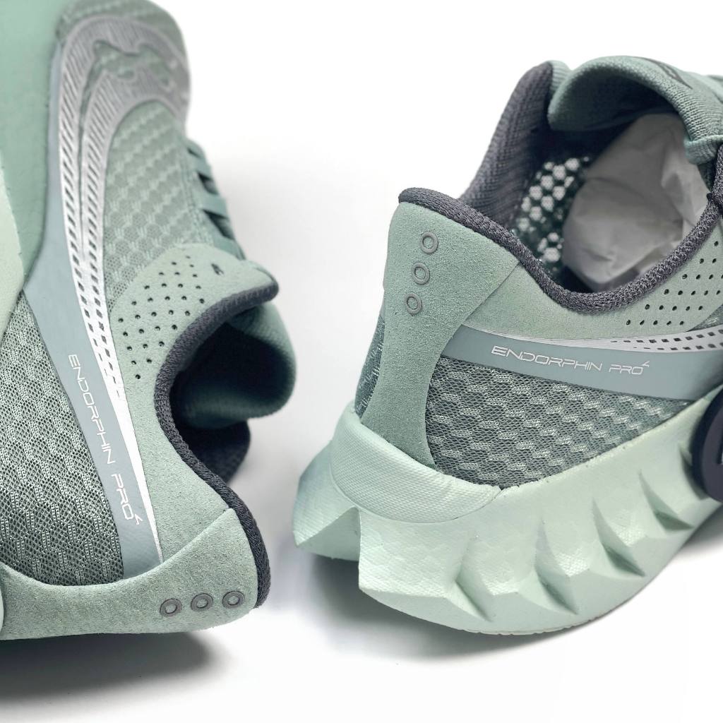 SAUCONY ENDORPHIN PRO 4 ICEBERG CARBON