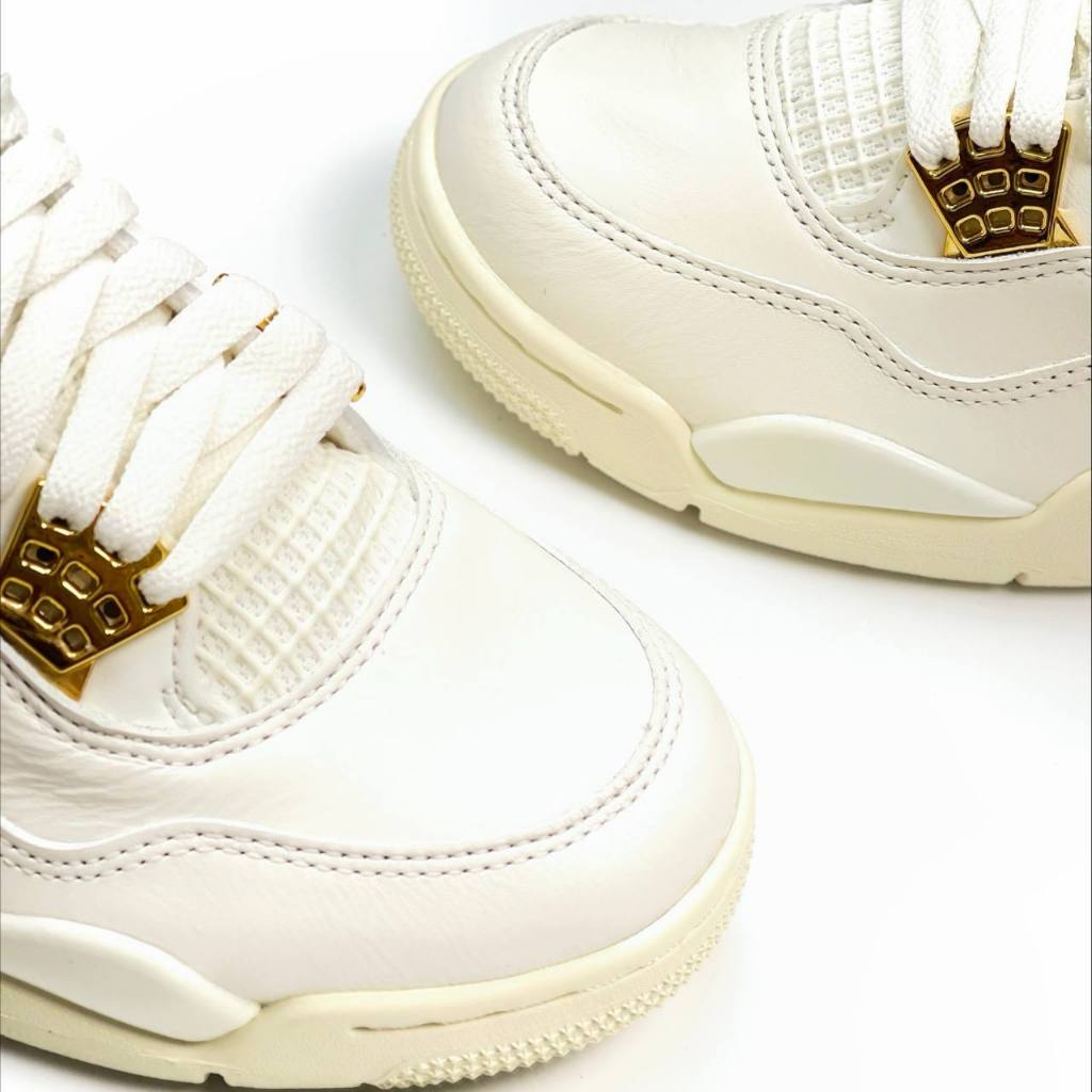 AIR JORDAN 4 WHITE AND GOLD