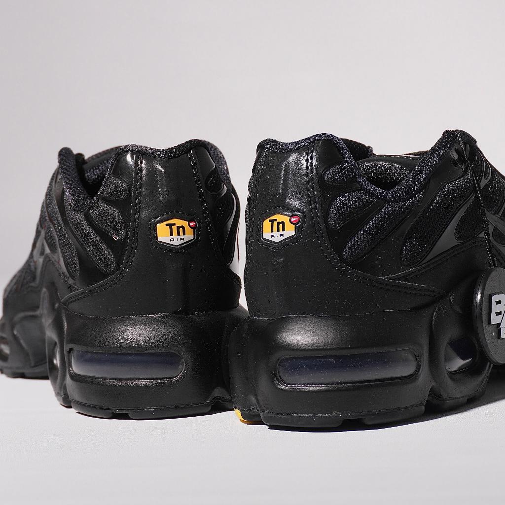 AIR MAX PLUS TN TRIPLE BLACK GS