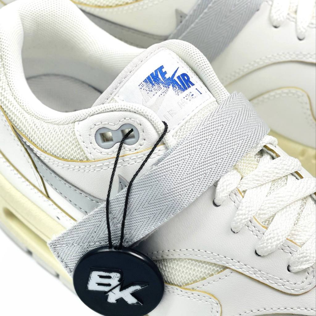 Airmax 1 timeless metallic silver