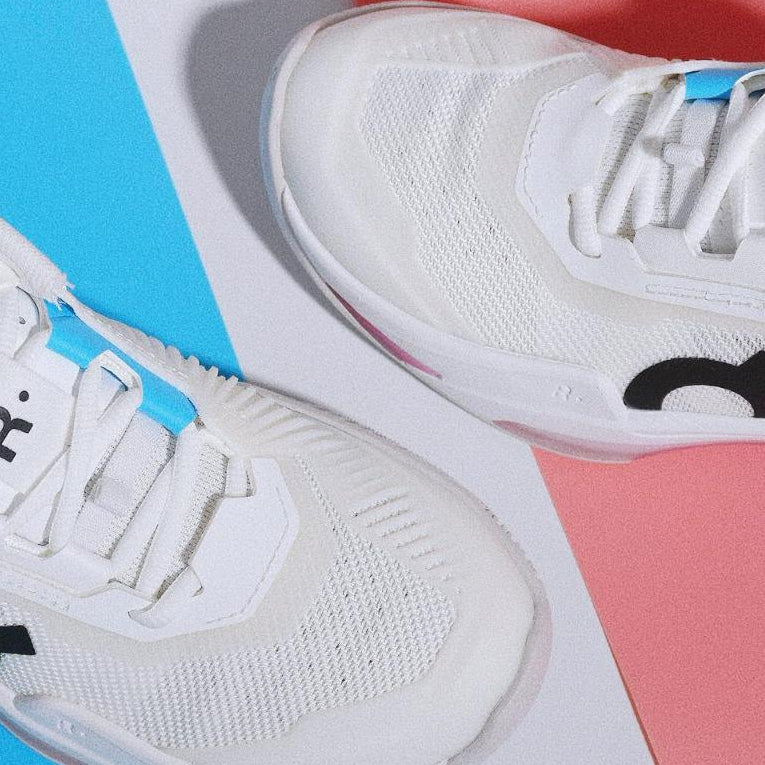 ON THE ROGER PRO FIRE WHITE PINK