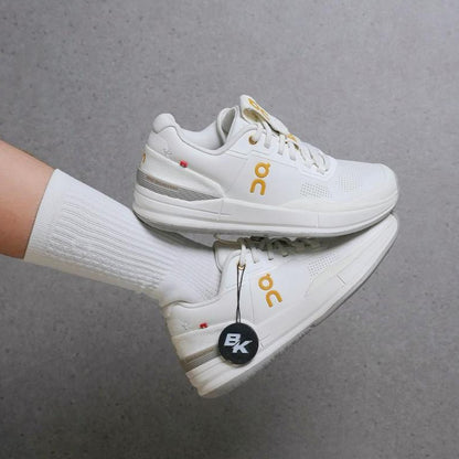 ON THE ROGER PRO ACE IVORY FOG