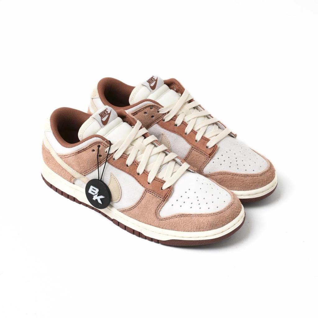 DUNK LOW MEDIUM CURRY
