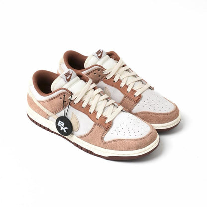 DUNK LOW MEDIUM CURRY
