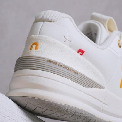 ON THE ROGER PRO ACE IVORY FOG