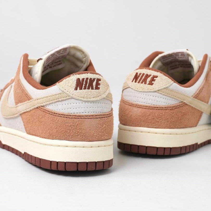 DUNK LOW MEDIUM CURRY