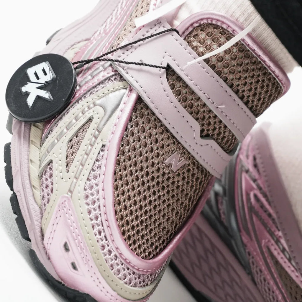 NEW BALANCE 1906L METALLIC PINK