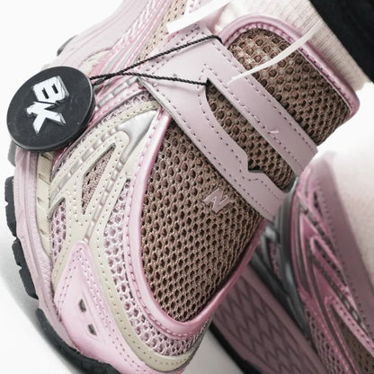 NEW BALANCE 1906L METALLIC PINK