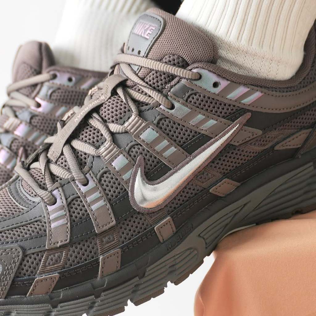 NIKE P-6000 CAVE STONE METALLIC SILVER
