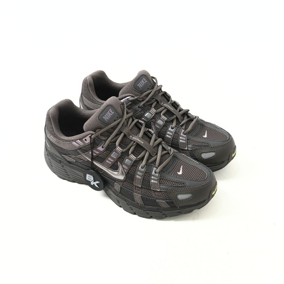 NIKE P-6000 CAVE STONE METALLIC SILVER