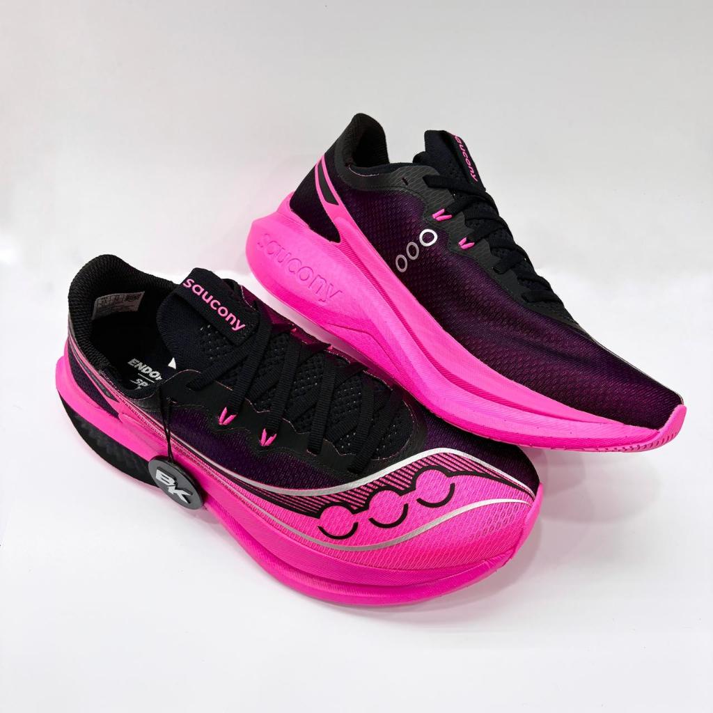 SAUCONY ENDORPHIN PRO 5 BLACK SHOCK PINK