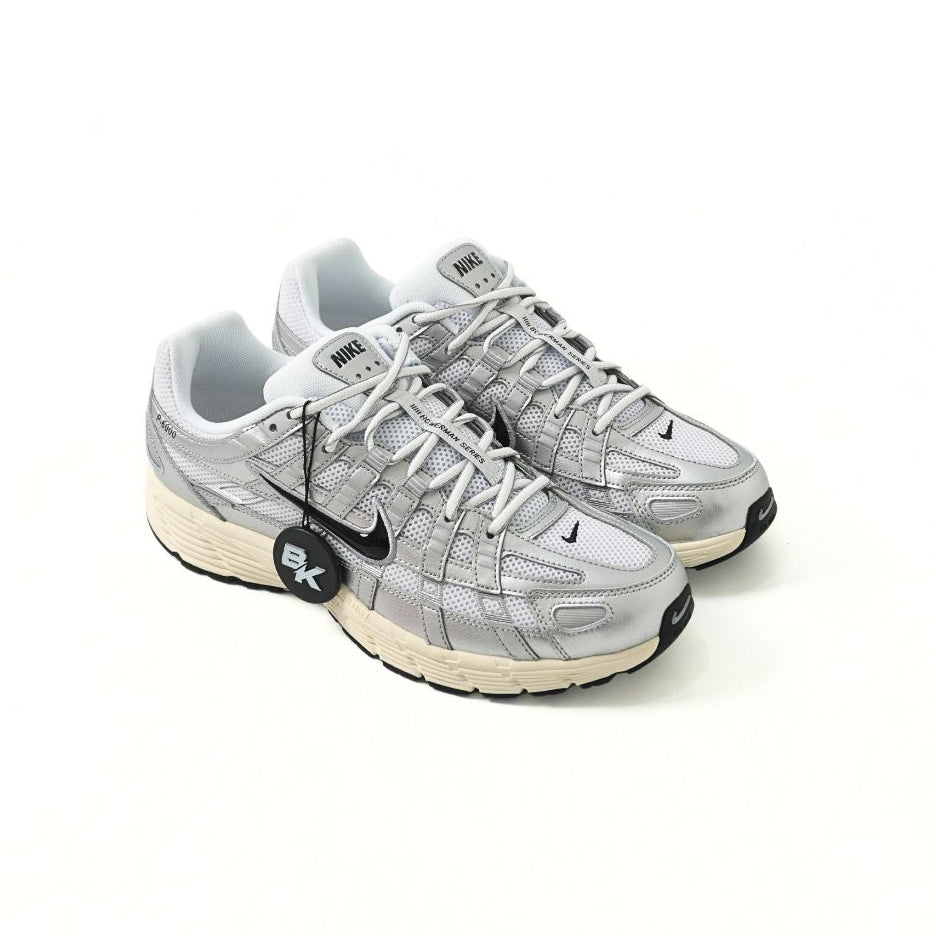NIKE P-6000 WHITE METALLIC FLAT SILVER