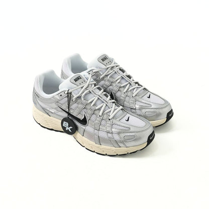 NIKE P-6000 WHITE METALLIC FLAT SILVER