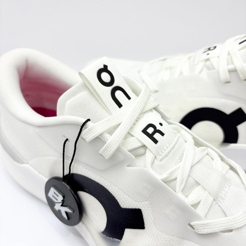 ON THE ROGER PRO 3 WHITE PINK