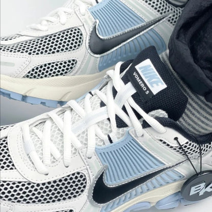 Nike Zoom Vomero 5 Platinum Tint