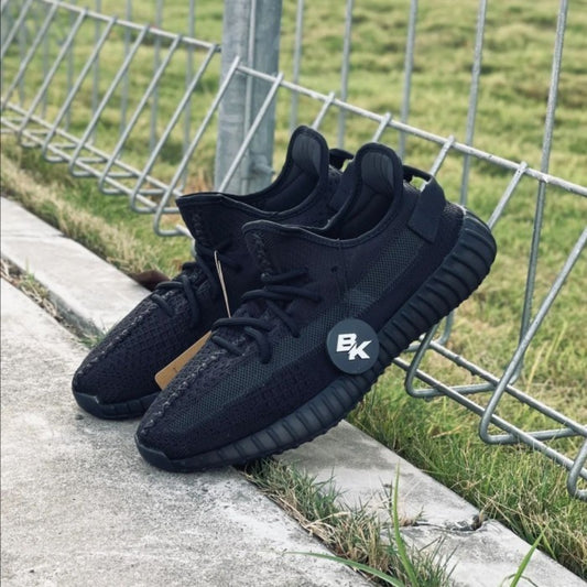 YEEZY V2 ONYX