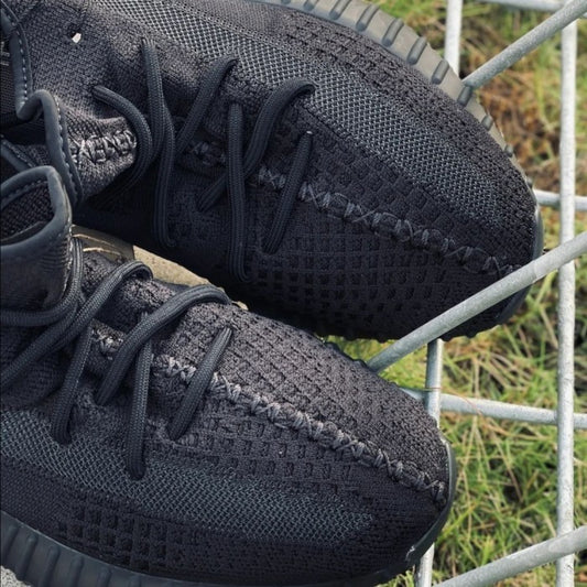 YEEZY V2 ONYX
