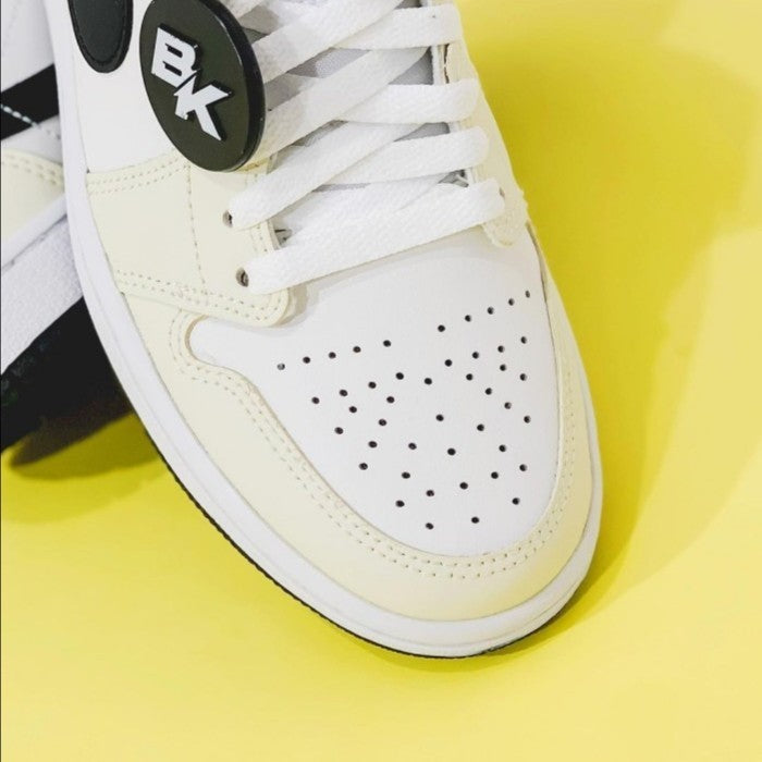 AIR JORDAN 1 MID COCONUT MILK