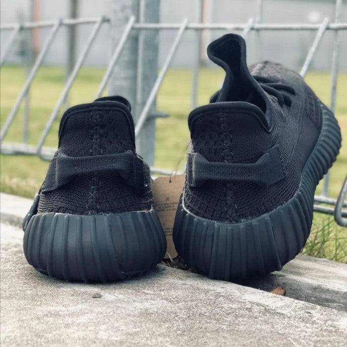 YEEZY V2 ONYX