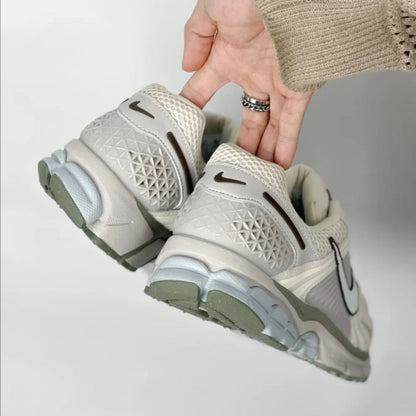 NIKE ZOOM VOMERO 5 SE LIGHT OREWOOD