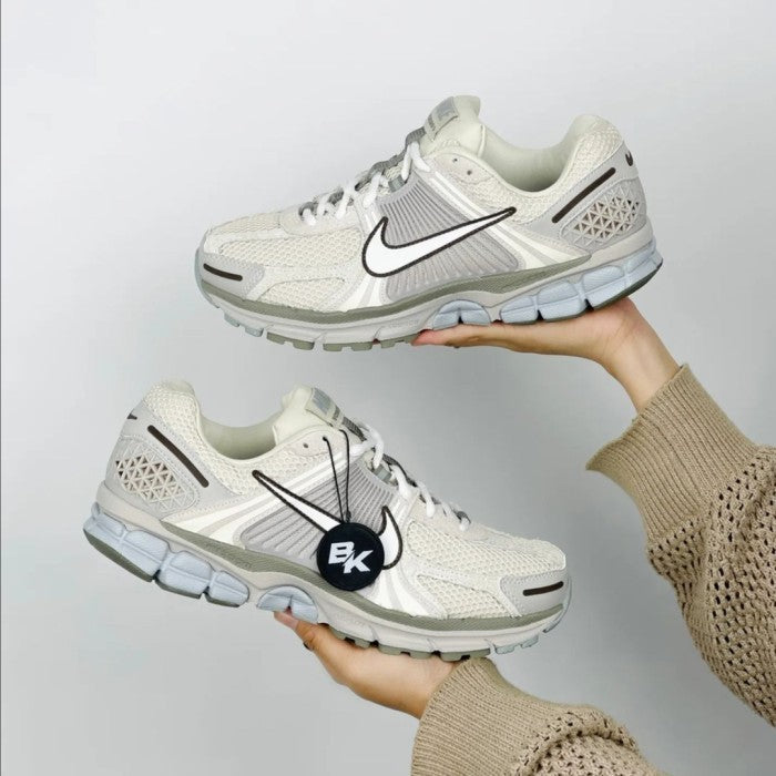 NIKE ZOOM VOMERO 5 SE LIGHT OREWOOD