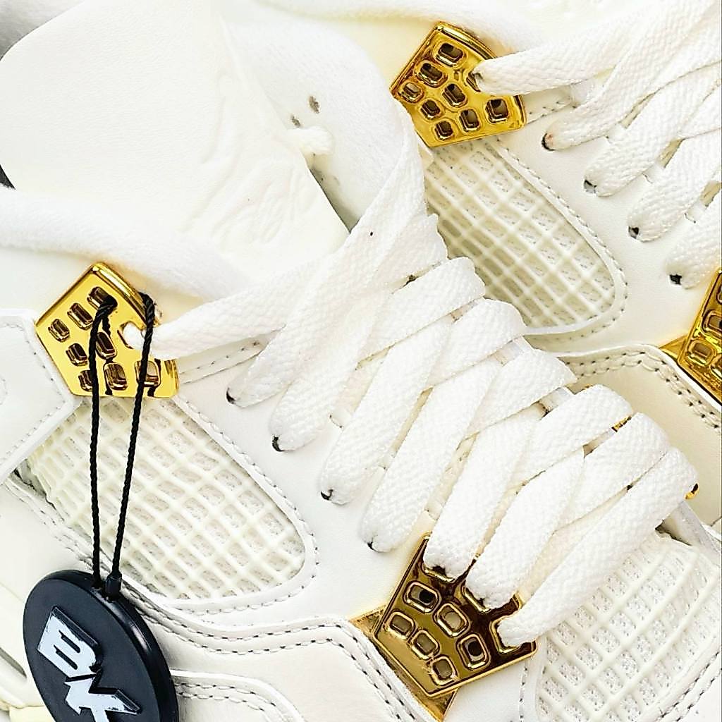 AIR JORDAN 4 WHITE AND GOLD